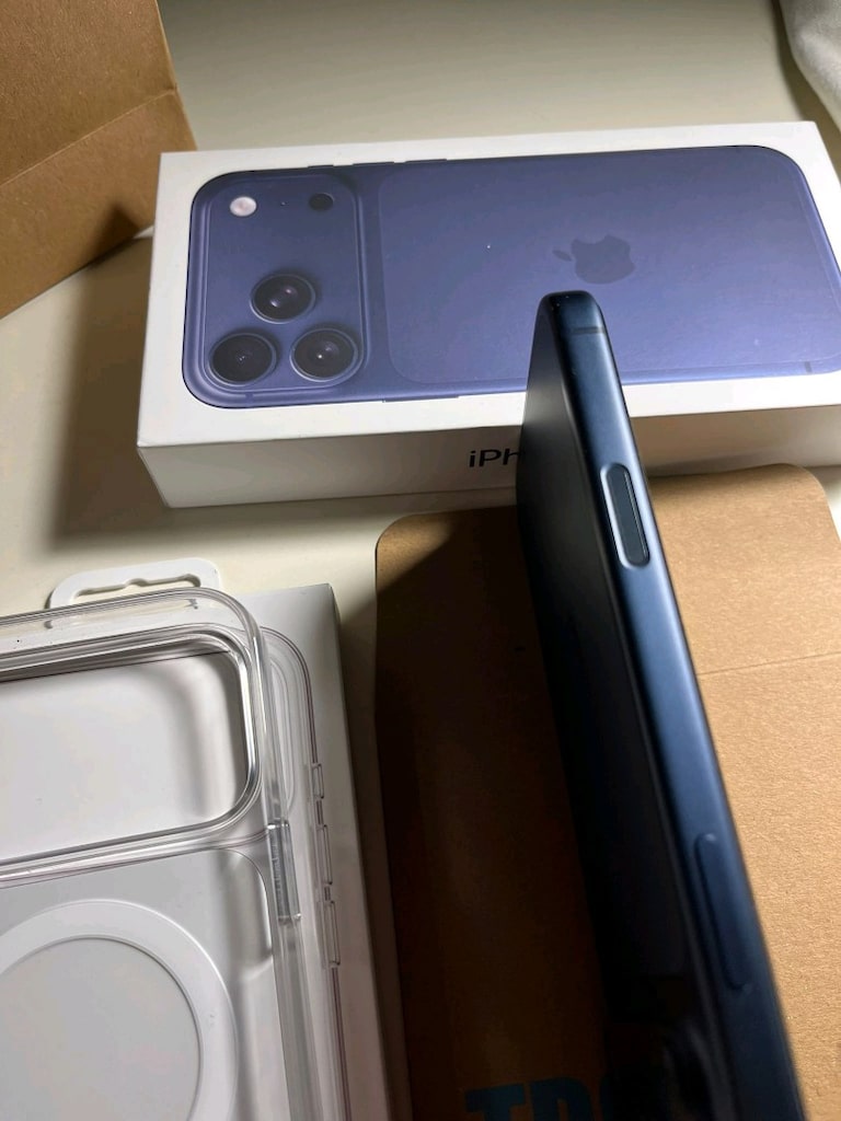 iPhone 17 Pro - 4