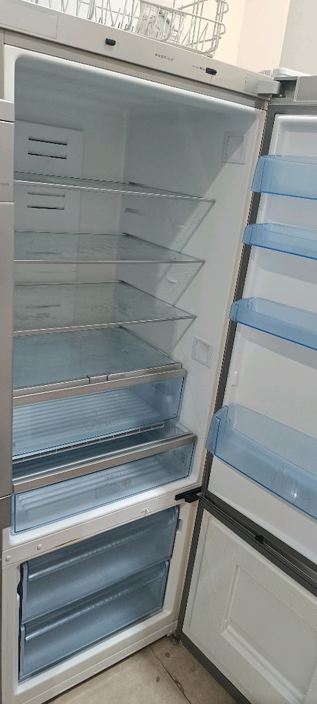 Yeni nesil buzdolabı Profilo tertemiz pırıl pırıl eksik kırık yok - 3