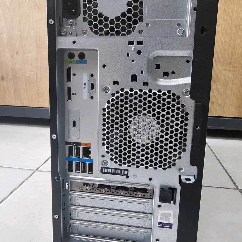 Hp Z2 G4 Workstation - E2144G 32GB RTX 4000 8GB 500GB NVMe W11pro - 4