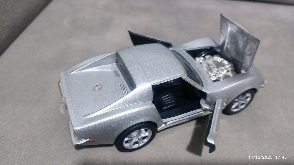 1968 Corvette Stingray modeli metal diecast oyuncak araba - 13