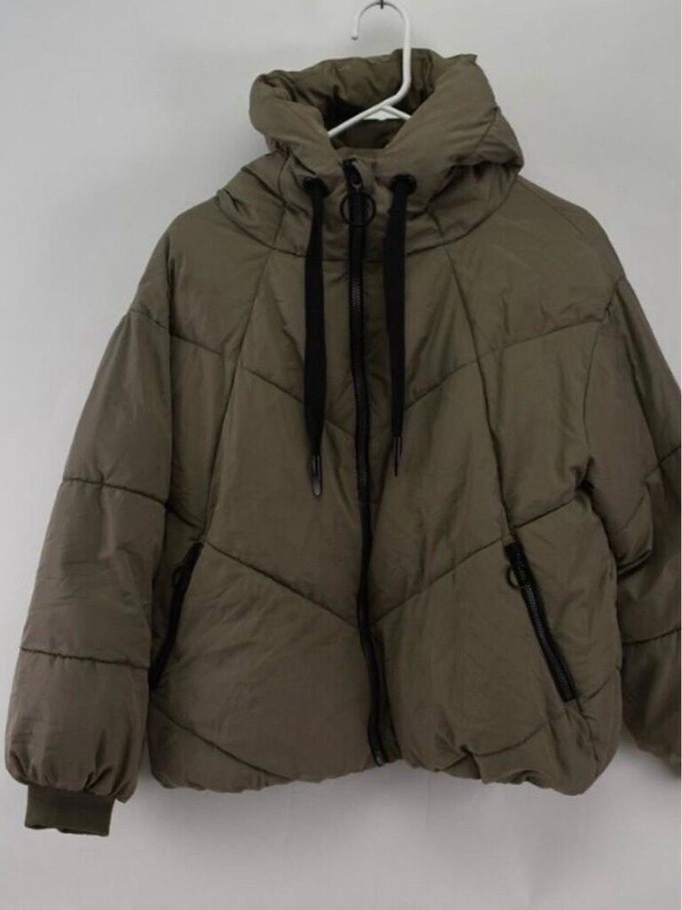 Zara Mont