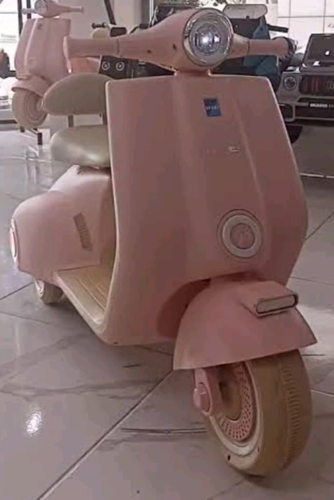 (KAMPANYA)ORTA 11.500 BÜYÜK 22.500 VESPA AKÜLÜ ARABA SCOOTER - 4