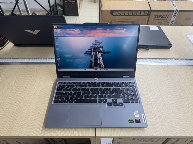 LENOVO LAPTOP *RYZEN 5 8645HS İŞLEMCİ*8GB RAM*512GB SSD*RTX3050 6GB EK