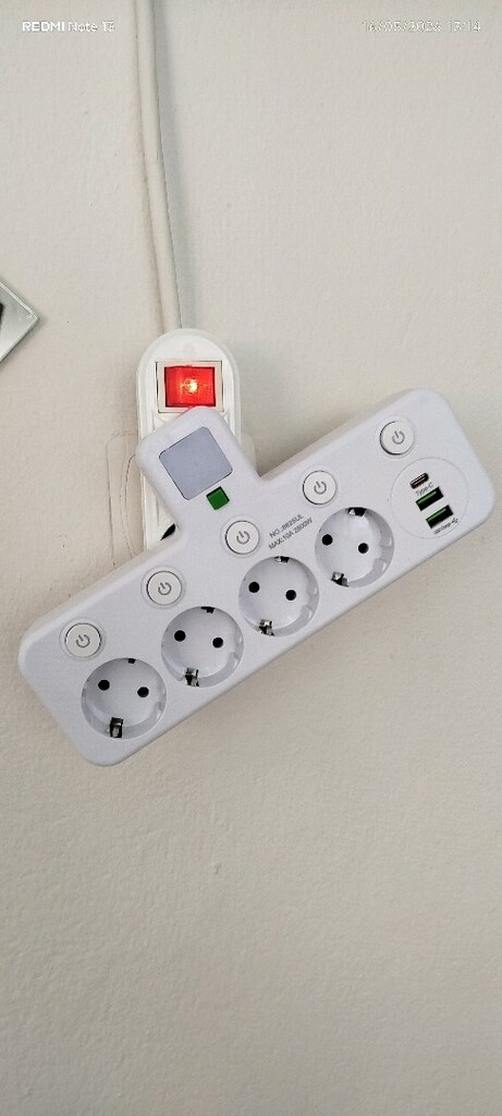 AKIM KORUMALI PRİZ USB VE TYPE-C ŞARJ GİRİŞLİ - 2