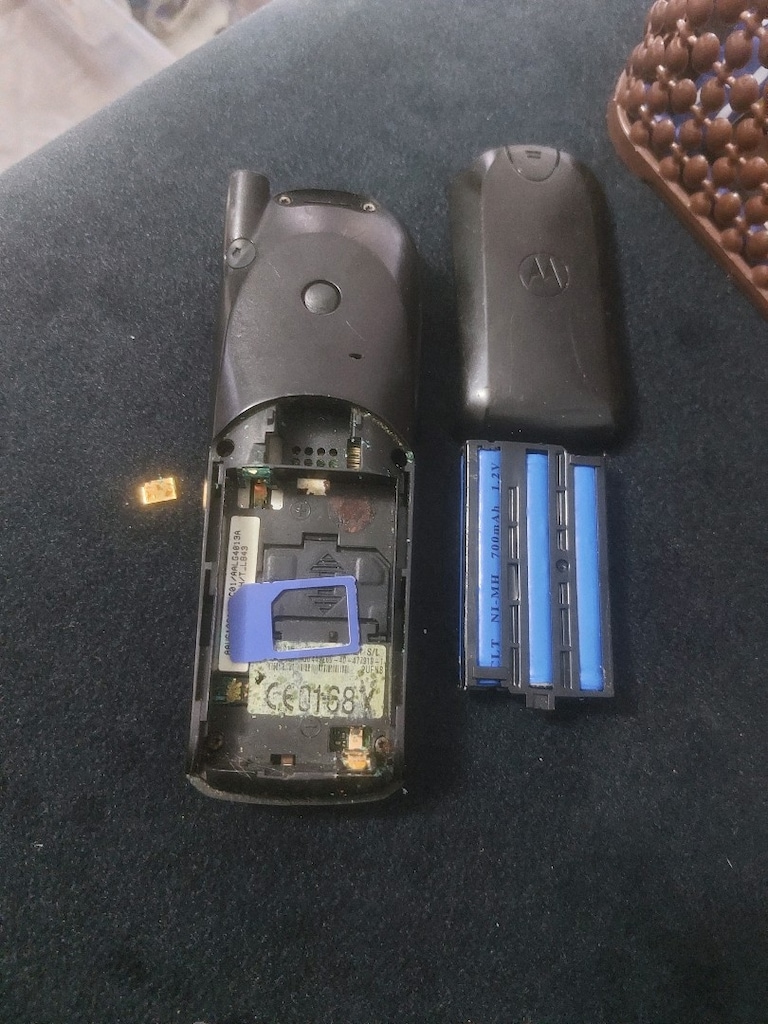 Motorola tuşlu cep telefonu. pili bitik - 3
