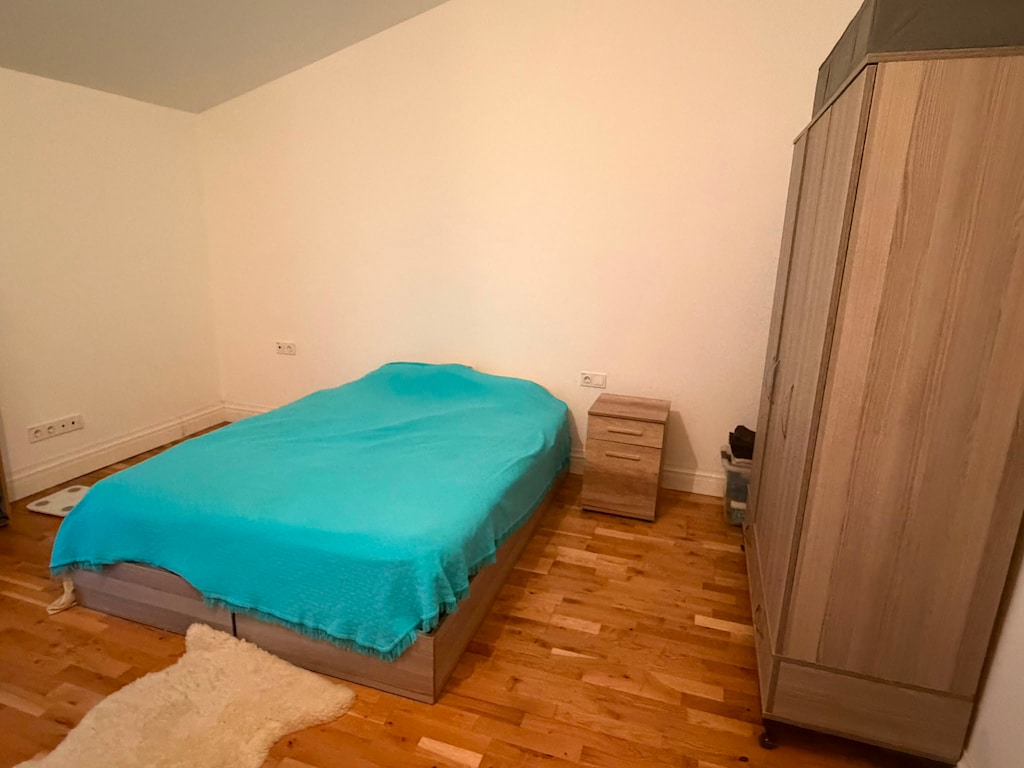 Yatak Odası Takımı Çok Temiz Bazalı Karyola 3 Kapaklı Dolap Komodin