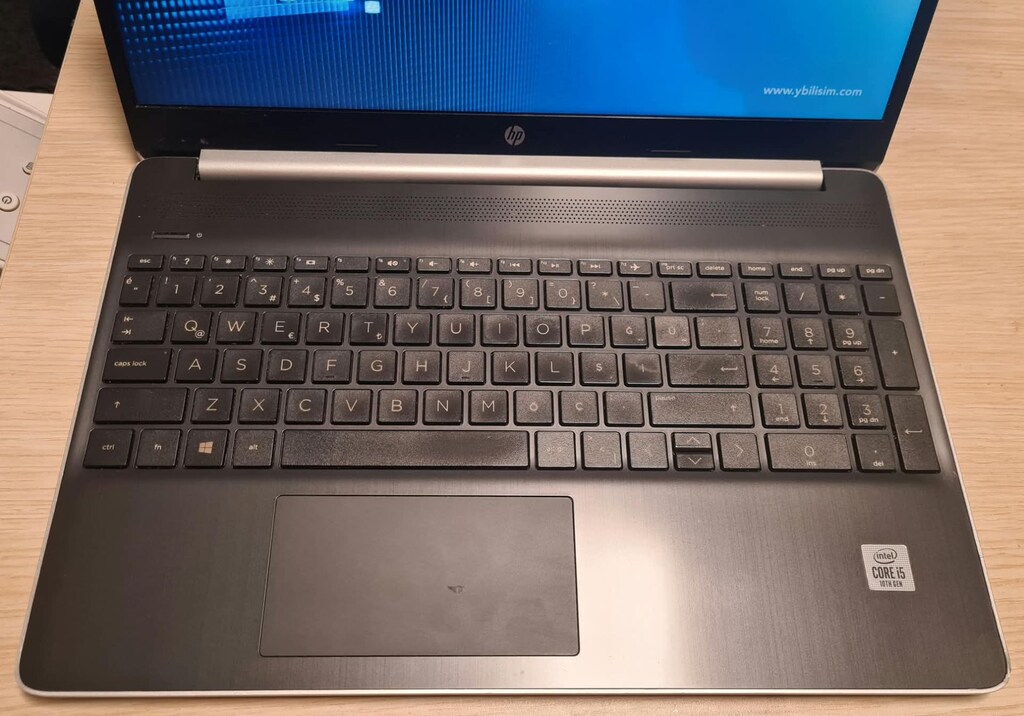 HP 15s-fq1000nt 15.6 Full HD Intel I5-1035G1 8GB RAM 256GB M2SSD - 2