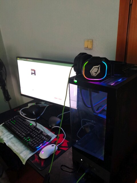 EFSANE FULL SETUP! RTX 5070 + R7 7800X3D / Masa, Koltuk, Aksesuarlar