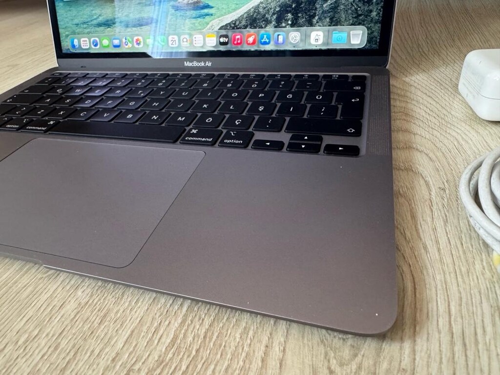 Macbook air m1 A2337 çok temiz Sorunsuz - 4