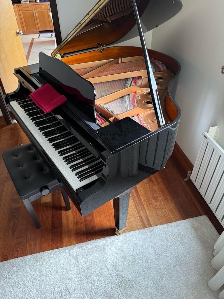 Yamaha GB1K Kuyruklu Piyano Parlak Siyah 2013 - 2