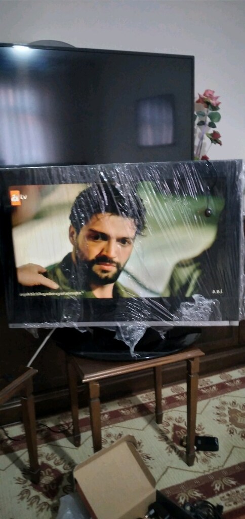 BEKO 82 LCD TV uydusuz tv sadece kumandası yok tvnin uydu alıcı hariç - 2