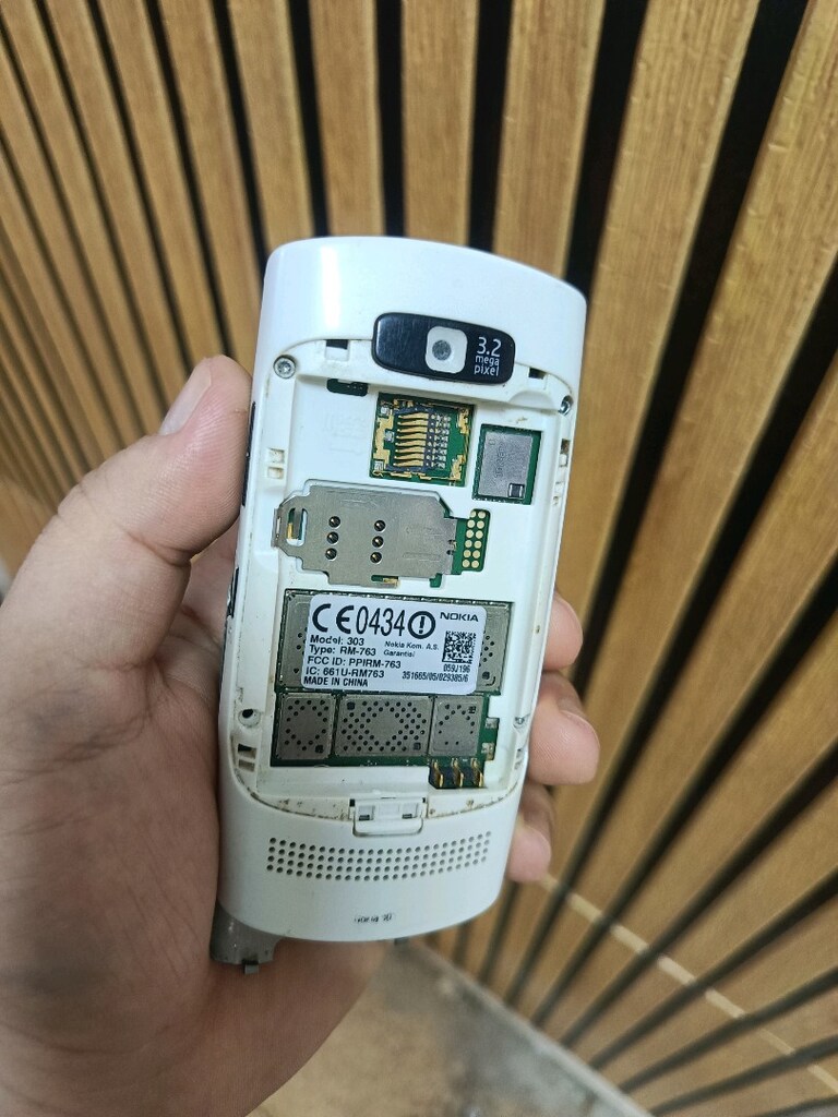 Nokia asha 303 (efsanee) - 3