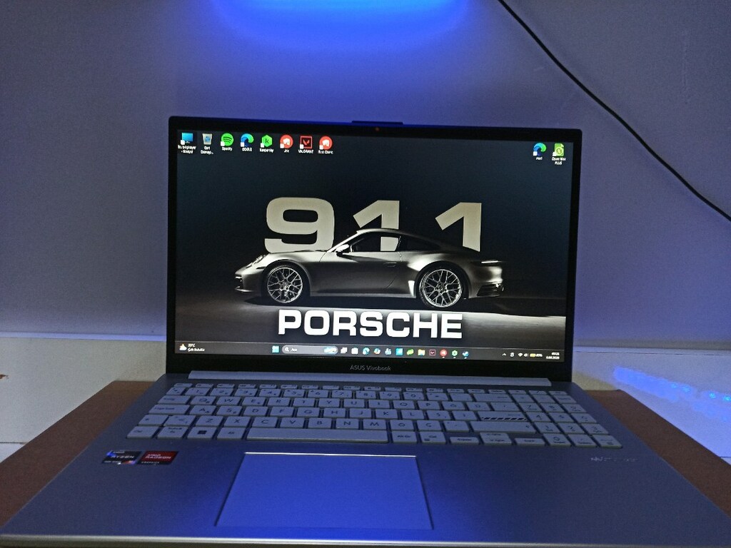 Asus vivobook laptop - 3
