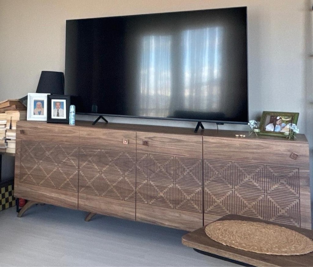 Tv konsolu