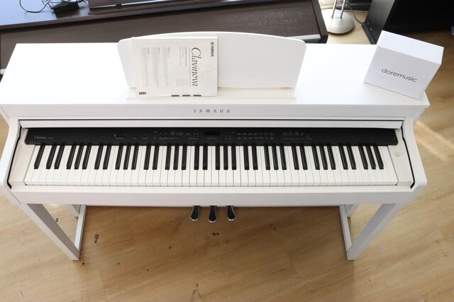 yamaha CLP-430 wh dijital piyano ust segment clavinova serisidir