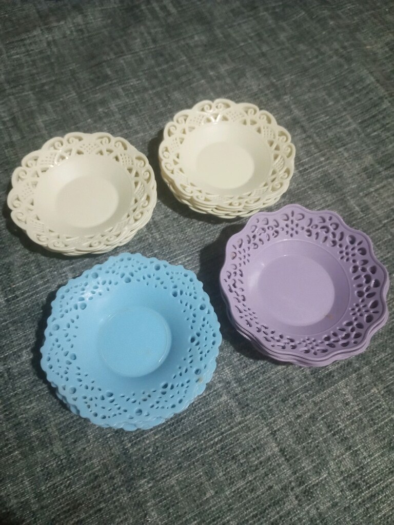 21 adet plastik çay tabagi 3 renk çok iyi durumda - 6
