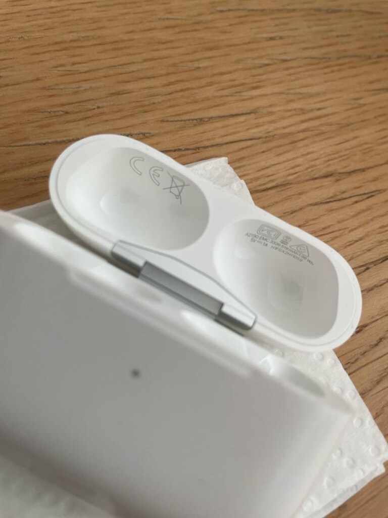 Apple Airpods Pro Bluetooth Kulaklık ve Magsafe Şarj Kutusu - 2