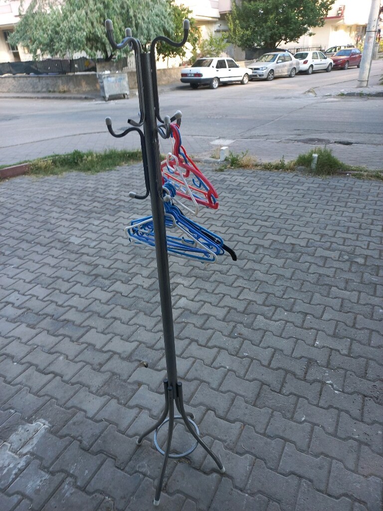 SATILIK İKİNCİ EL AYAKLI ASKILIK - 2
