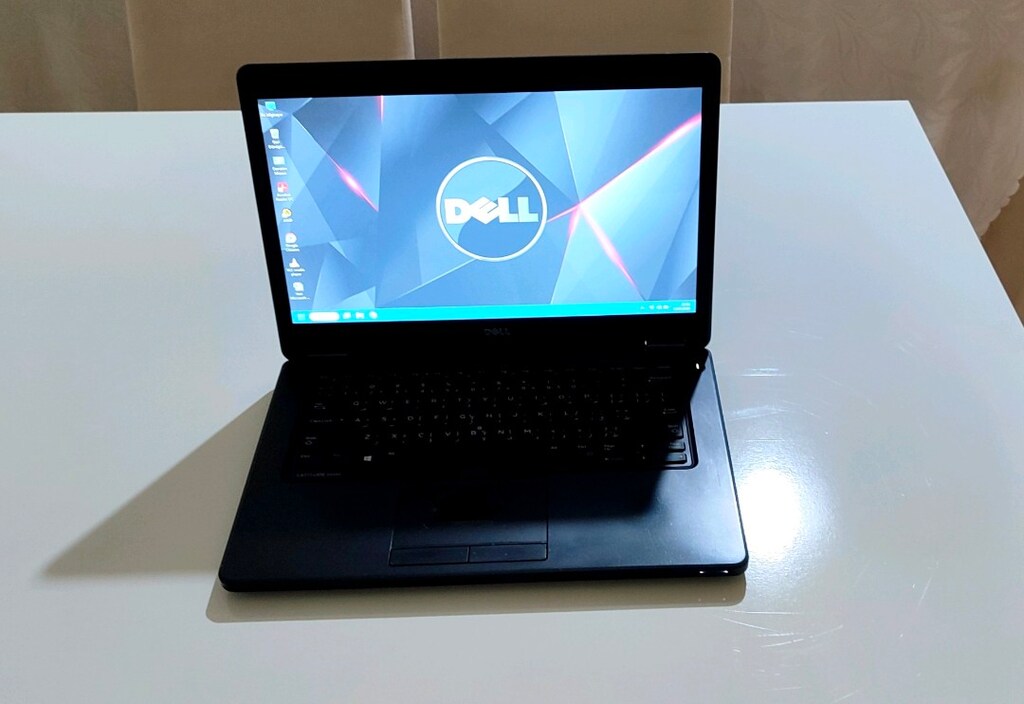 Dell Latitude E5550 laptop - 3