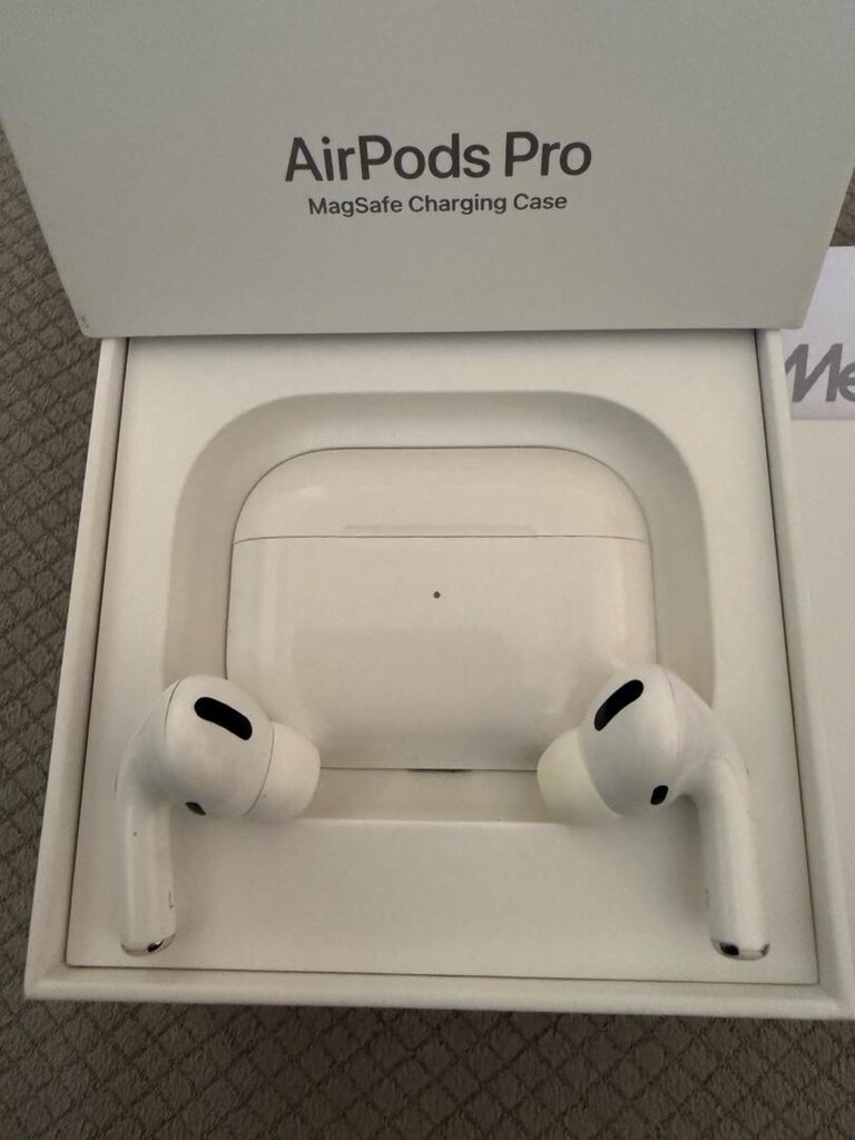 Apple Airpods Pro with MagSafe Charging Case original kutulu faturalı - 2