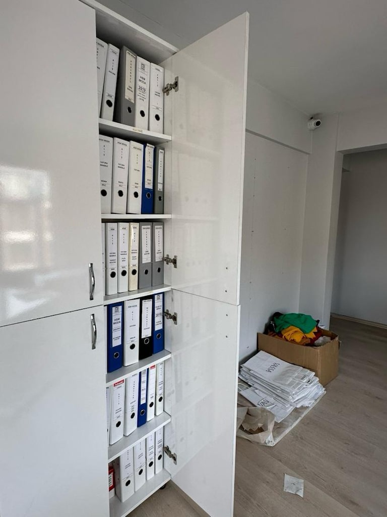 Beyaz 4 kapaklı dolap 80*180 cm - 3