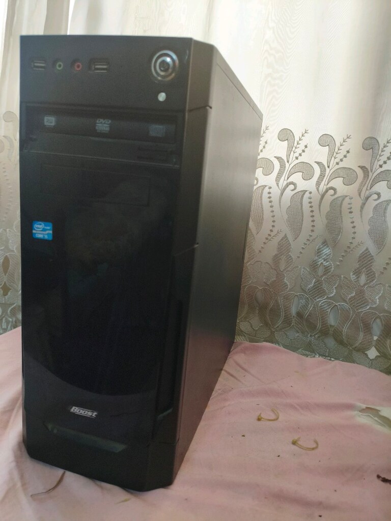 İ5 3570 3.80 GHz 8 GB ram 4 GB harici ekran kartı 4+4 çekirdekli i - 5
