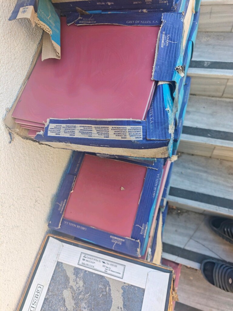 Fayans hepsi 1 kalite kimi 8- kimi 10 12 M2 civari - 6