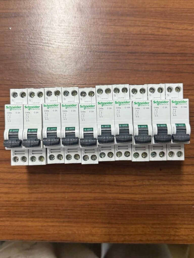 Şınayder Acti9 C40a C tipi 2 Amper (2A) Ve 1P+N (kutup+ Nötr özellikle - 2