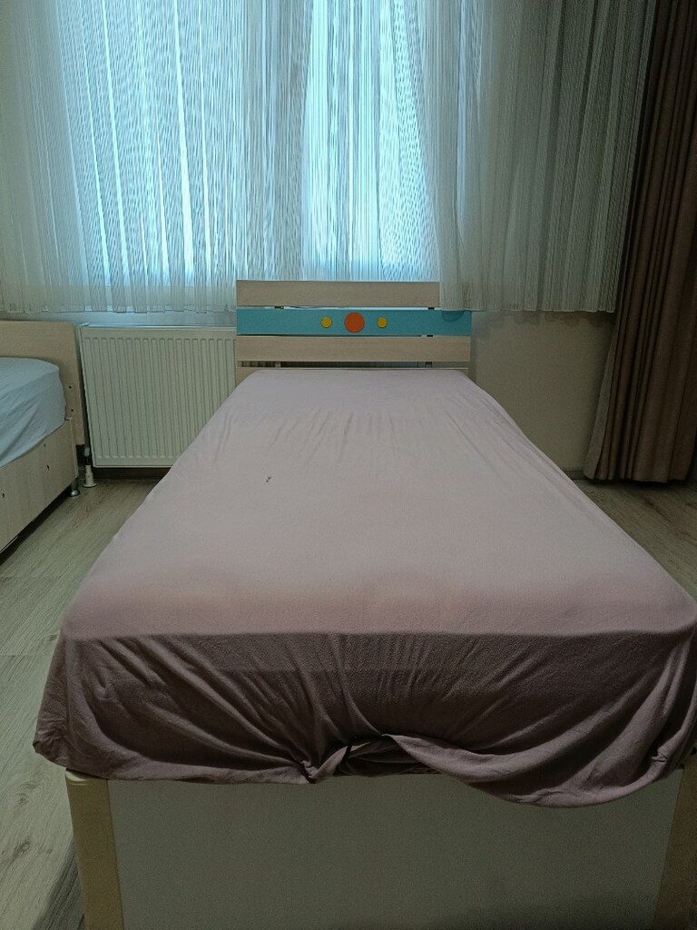 yatak, baza ,baza başlığı ve dolap - 4