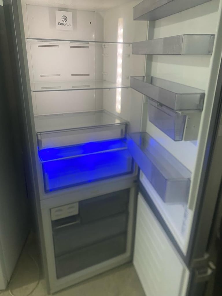 temiz kullanılmış alttan difrizli Arçelik buzdolabı - 3