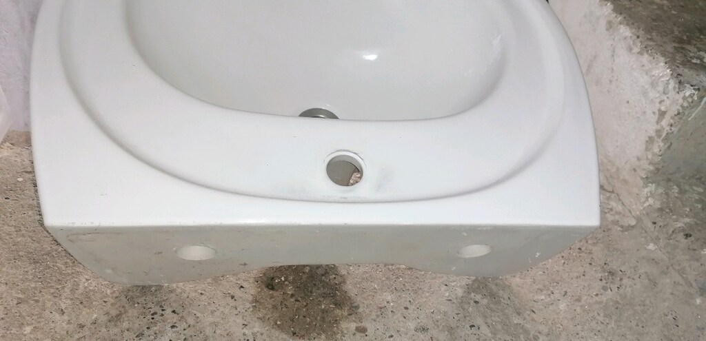 Lavabo tașı boyları duvara gelen tarafın boyu 50cm dir. eni 40 cm dir. - 14