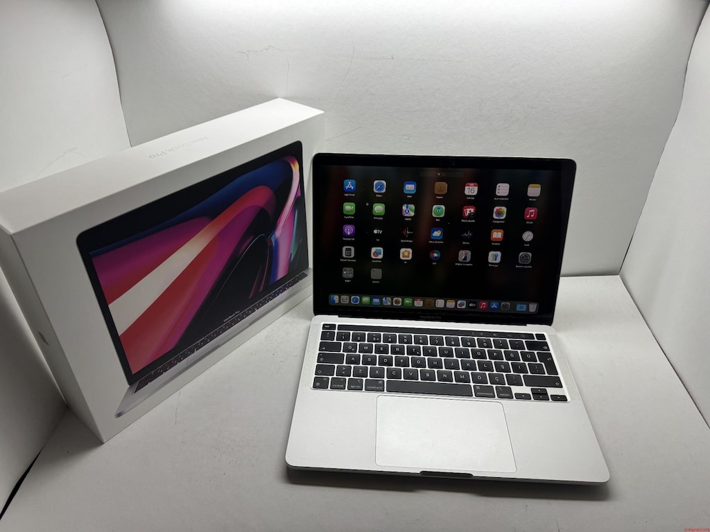MACBOOK PRO BARLI 2020 M1 İŞLEMCİ 256 NVME 8 GB RAM - 8