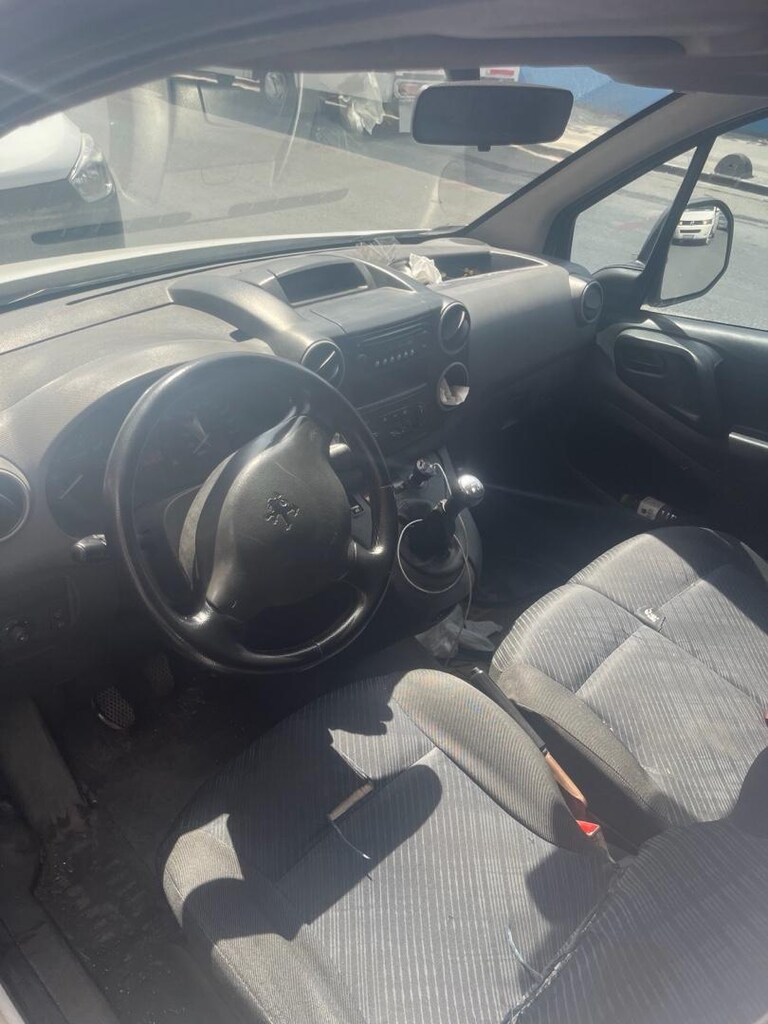 Peugeot 2011 Partner Maxi - 4