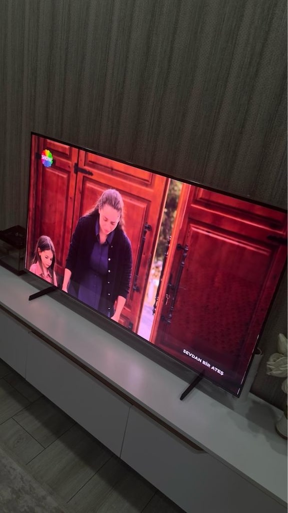 Samsung 140 ekran oled 4k üzerinde ekran koruyucu bulunmamaktadır - 5