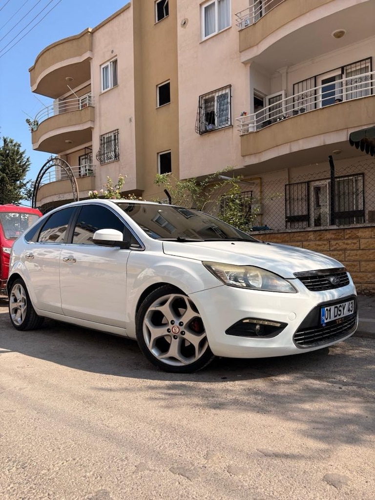 Ford Focus 2011 Titanyum Bakımlı ve Tertemiz - 4