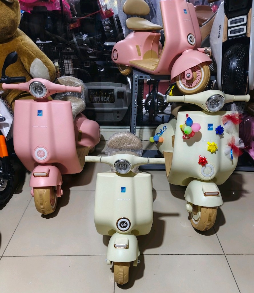 (KAMPANYA) 12+12 VESPA 2-6 YAŞ KUMANDALI&MANUEL AKÜLÜ ARABA SCOOTER - 4
