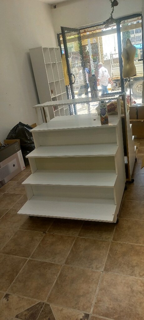 Stand - 3