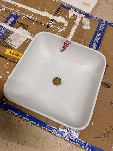 40x40 cm Kare Tezgah Üstü Seramik Lavabo – Beyaz