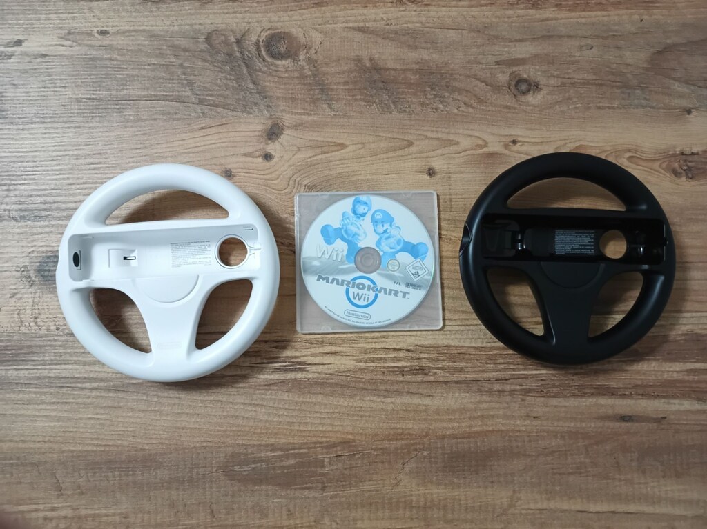 Nintendo Wii Mario Kart Set - 2