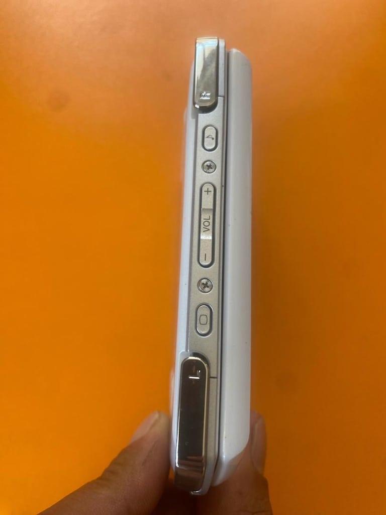 Sony PSP Go Beyaz (N1004) - 16 GB Dahili Hafızalı Koleksiyonluk - 5