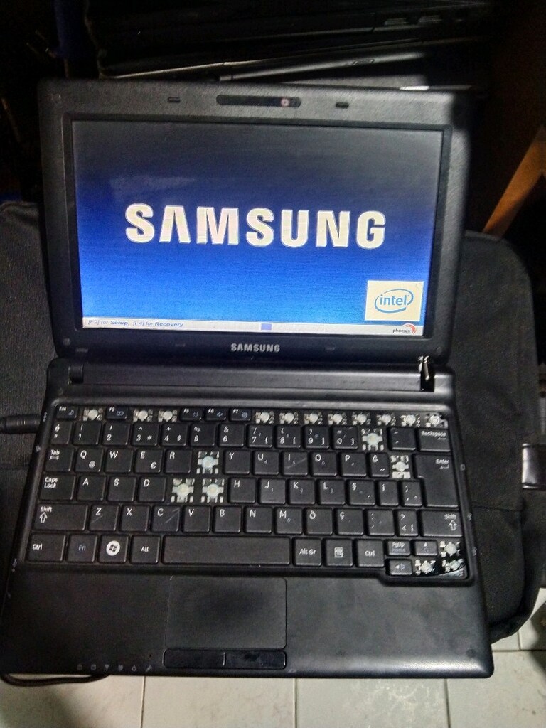 ekran rem disk parasina minibook laptop - 2