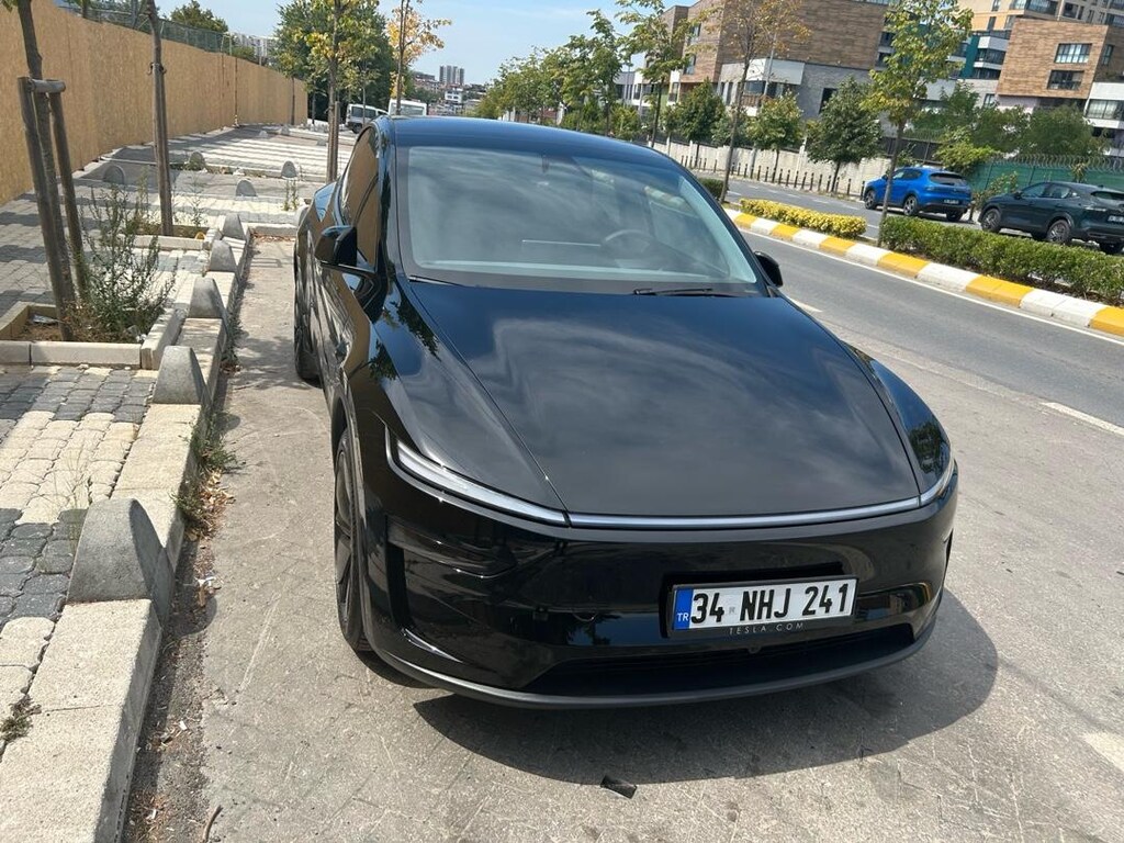 2025 Tesla Juniper Premium - 2