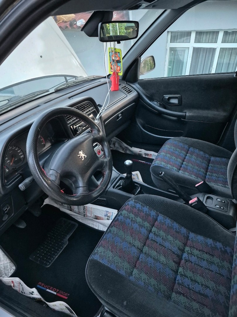 PEUGEOT 306 XR 1.8 16V - 12