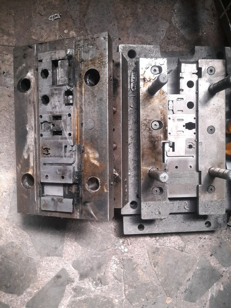 dolap askı L metal kalıp pulu içinde iki parça aynı anda çıkan - 4