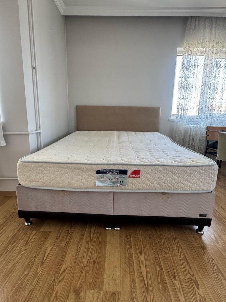 Çift Kişilik Baza + Yatak (160x200) – Temiz ve Kullanışlı - 6
