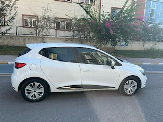 Beyaz Renault Clio - 2