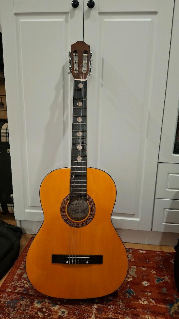 Barcelona Gitar / Laredo Gitar - 2