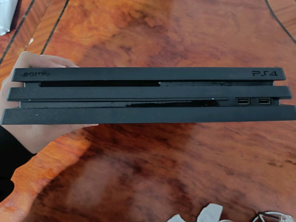 PlayStation 4 pro 1 TB 1 kol 1 disk temiz bakımlı online sorunsuz - 3