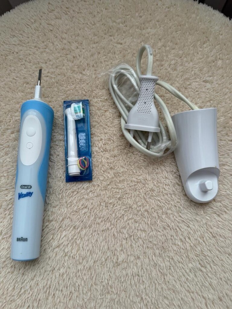 Oral-B Vitality ProWhite Şarjlı Diş Fırçası - 2