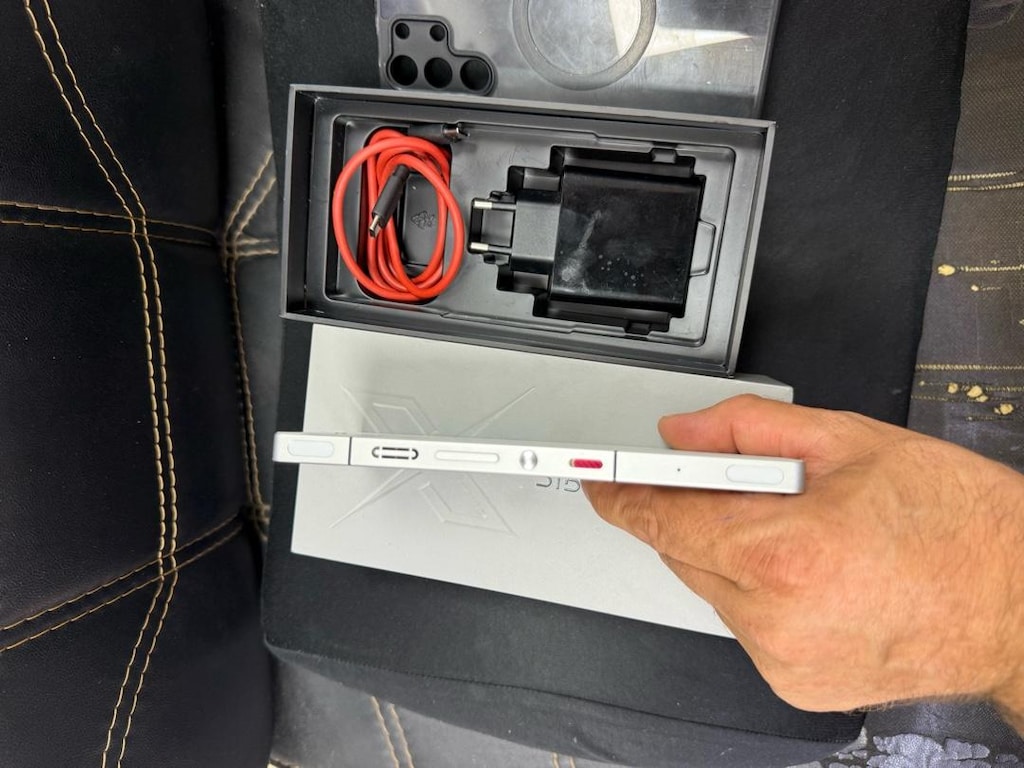 REDMAGİÇ 10 PRO 256 GB HAFIZA 12+12 GB RAM PİL SAĞLIĞI 93 KUTULU JARZL - 6